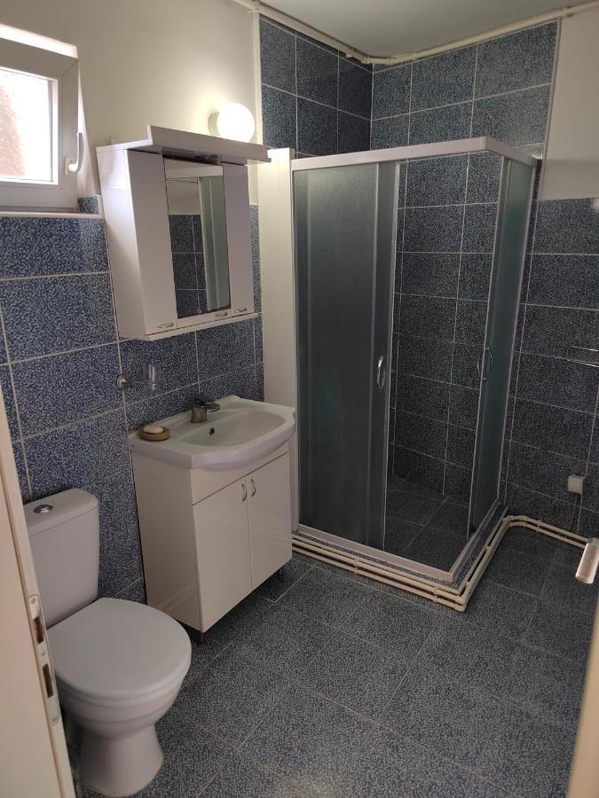 Downtown Apartment Ni Esterno foto